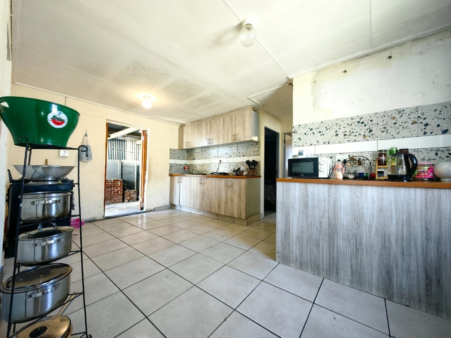 3 Bedroom Property for Sale in Roosendal Western Cape